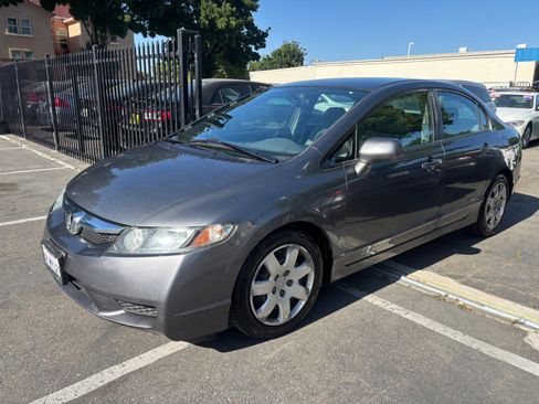 Used 2011 Honda Civic LX image 1