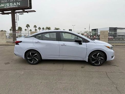 New 2025 Nissan Versa SR w/ Trunk Package image 7