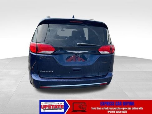 Used 2019 Chrysler Pacifica Touring-L FWD image 6