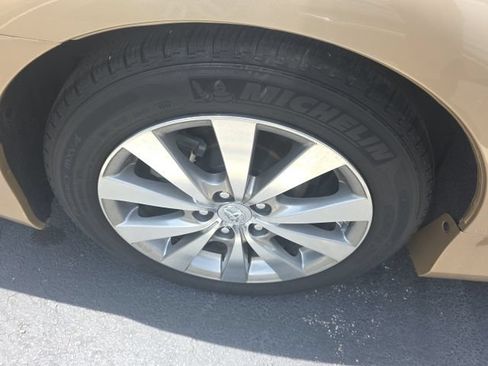 Used 2011 Toyota Avalon Limited FWD image 12