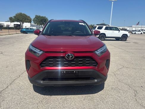 Used 2024 Toyota RAV4 XLE w/ Convenience Package FWD image 2