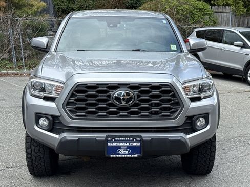 Used 2020 Toyota Tacoma TRD Off-Road w/ Technology Package image 2