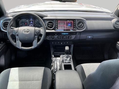 Used 2021 Toyota Tacoma TRD Off-Road w/ Technology Package AWD/4WD image 15