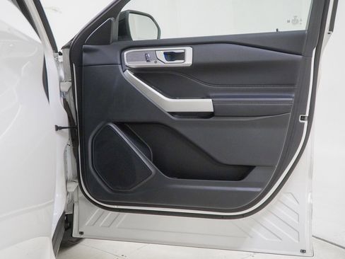 Used 2022 Ford Explorer Limited w/ Equipment Group 301A image 45