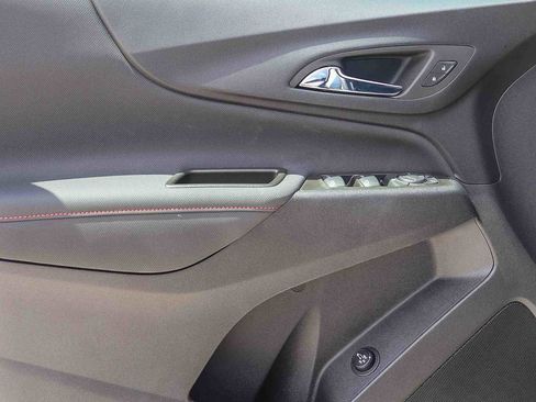 Used 2023 Chevrolet Equinox RS image 24