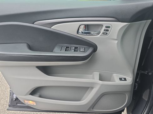 Used 2023 Honda Ridgeline RTL-E image 25