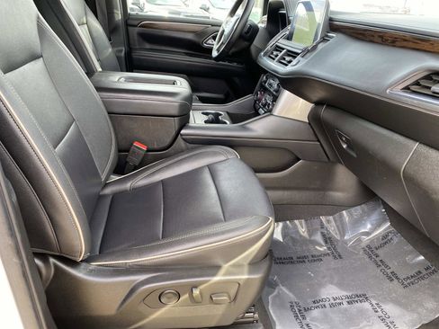 Used 2023 Chevrolet Suburban Premier image 24