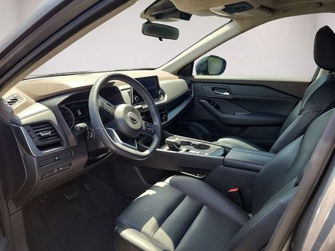 Used 2023 Nissan Rogue SV w/ SV Premium B Package FWD image 8