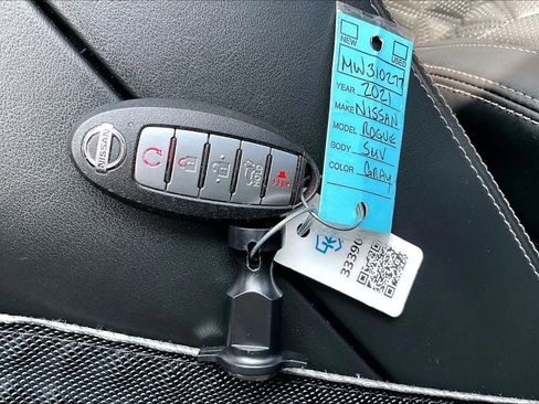 Used 2021 Nissan Rogue Platinum AWD/4WD image 15