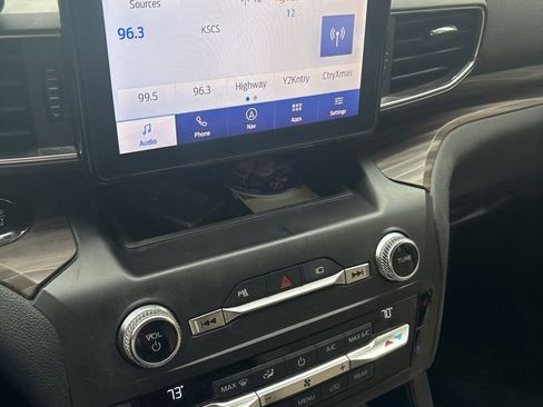 Used 2020 Ford Explorer Limited w/ Class III Trailer Tow Package AWD/4WD image 11