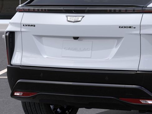 New 2026 Cadillac Lyriq Signature Sport w/ LPO, ONYX Package AWD/4WD image 38