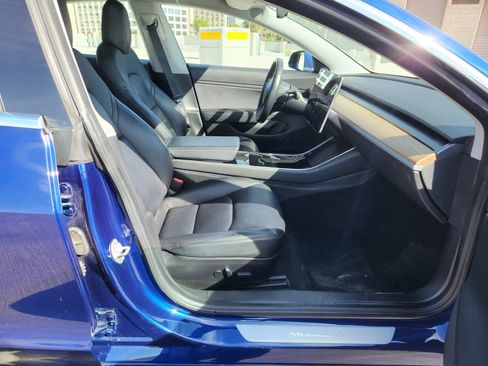 Used 2018 Tesla Model 3 Mid Range image 28