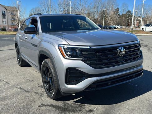 New 2026 Volkswagen Atlas Cross Sport SEL R-Line image 9