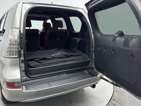 Used 2020 Lexus GX 460 Premium image 31