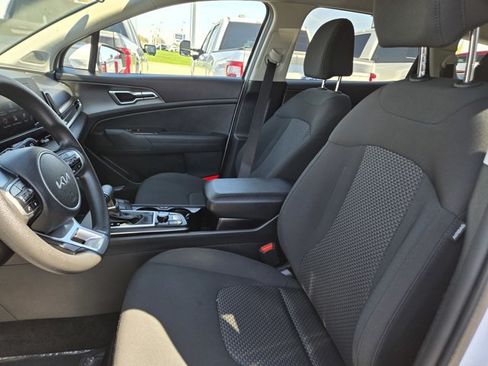 Used 2025 Kia Sportage LX FWD image 25