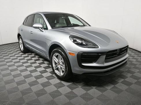 Certified 2025 Porsche Macan image 26