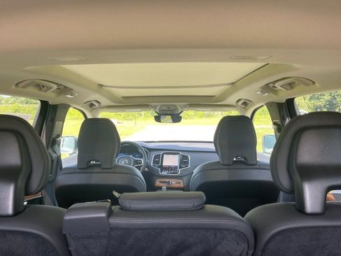 Used 2025 Volvo XC90 T8 Plus w/ Protection Package Premier AWD/4WD image 16