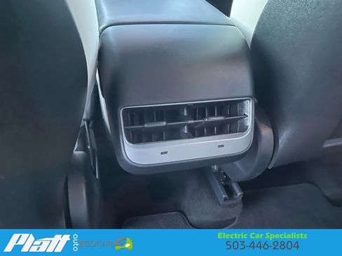 Used 2021 Tesla Model Y Long Range image 38