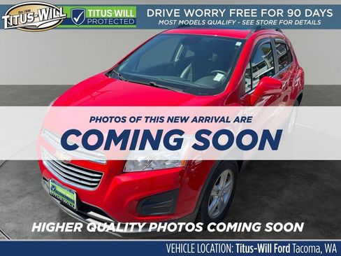 Used 2015 Chevrolet Trax LT w/ LT Sun and Sound Package AWD/4WD image 2
