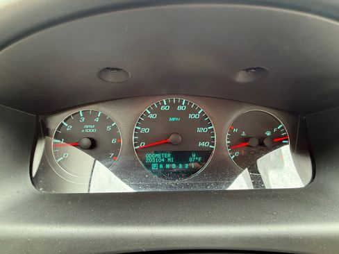 Used 2011 Chevrolet Impala LT FWD image 17