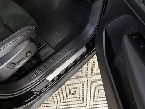 Certified 2025 Volvo XC40 B5 Plus image 26