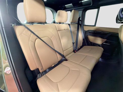 New 2026 Land Rover Defender 110 X-Dynamic SE AWD/4WD image 28