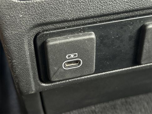 Used 2024 Jaguar F-PACE R-Dynamic S image 22