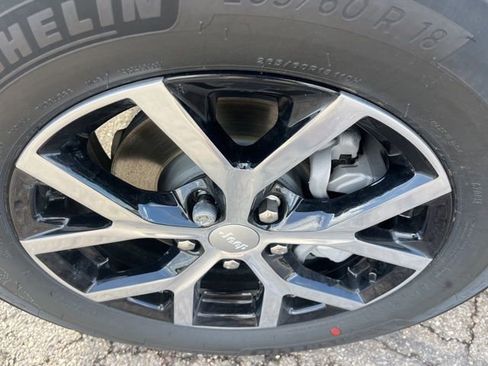 New 2025 Jeep Grand Cherokee Limited w/ Luxury Tech Group II image 9