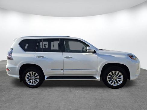 Used 2017 Lexus GX 460 Premium image 3