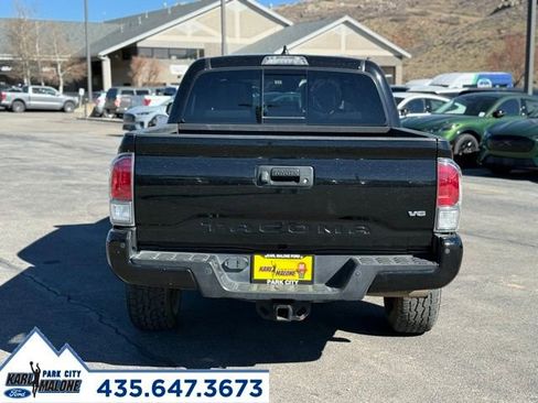 Used 2022 Toyota Tacoma TRD Off-Road w/ Technology Package image 4