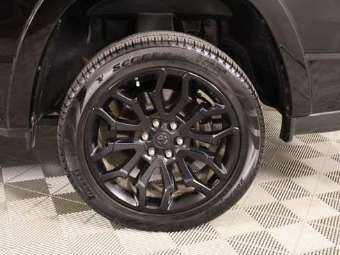 Used 2025 RAM 1500 Limited AWD/4WD image 20
