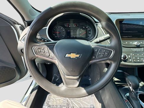 Used 2024 Chevrolet Malibu LT FWD image 11