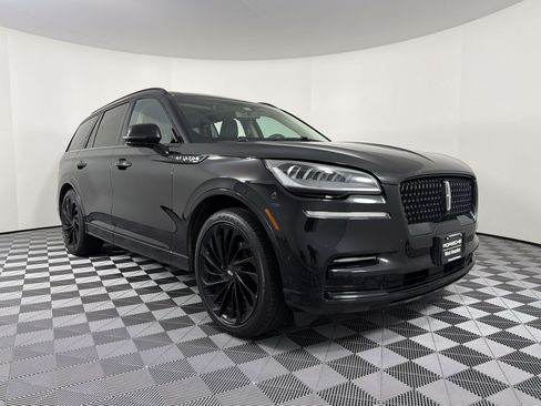 Used 2023 Lincoln Aviator Reserve w/ Equipment Group 201A RWD image 7