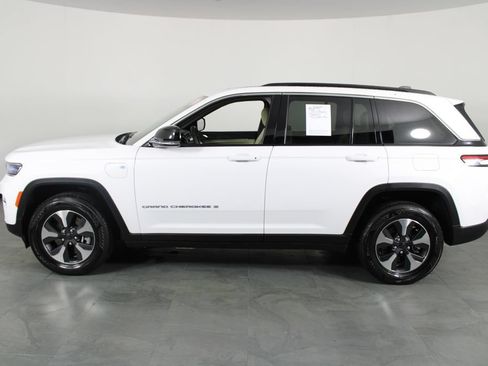 Used 2024 Jeep Grand Cherokee Limited 4xe AWD/4WD image 11