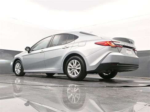 Used 2025 Toyota Camry LE image 22