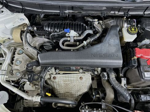 Used 2020 Nissan Rogue SV FWD image 32