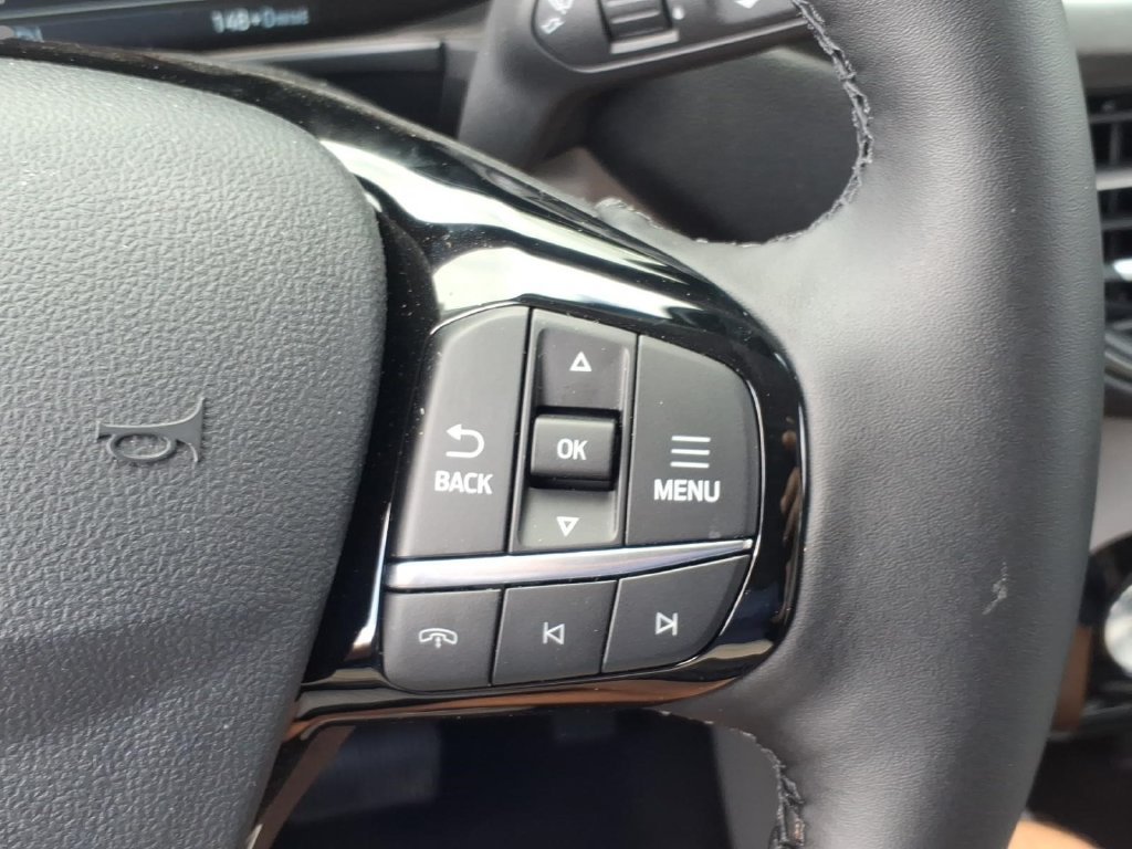 New 2024 Ford Escape SE FWD image 23