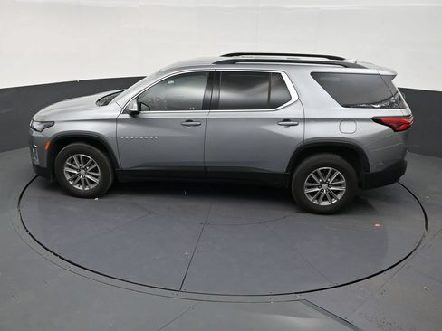 Used 2023 Chevrolet Traverse LT FWD image 13