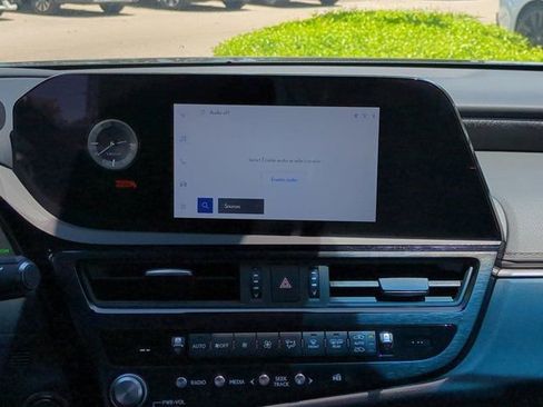 Used 2025 Lexus ES 350 w/ Premium Package FWD image 16