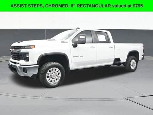 Used 2024 Chevrolet Silverado 2500 LT AWD/4WD image 7