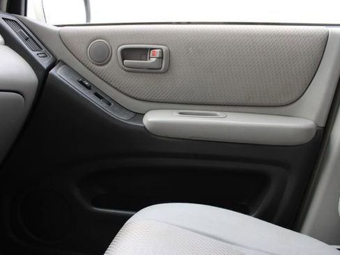 Used 2005 Toyota Highlander V6 AWD/4WD image 18