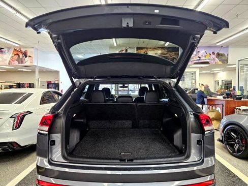 Used 2021 Volkswagen Atlas Cross Sport SE image 39