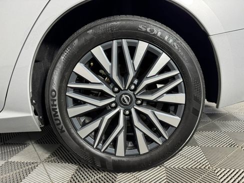 Used 2024 Nissan Altima 2.5 SV image 43