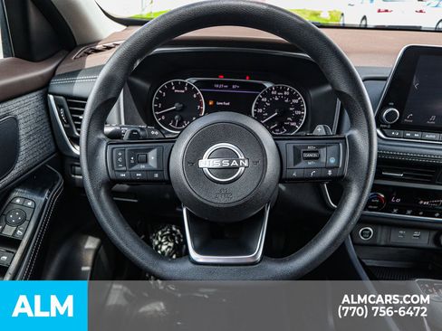 Used 2023 Nissan Rogue SV image 30