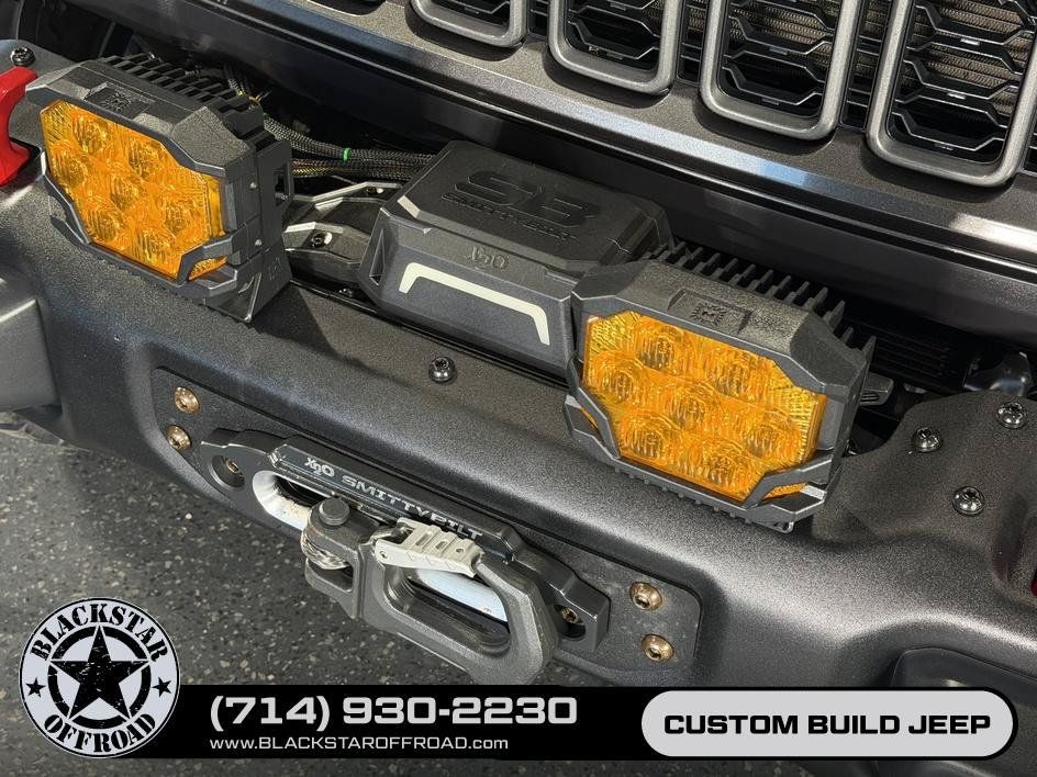 Used 2025 Jeep Wrangler Unlimited Rubicon AWD/4WD image 4