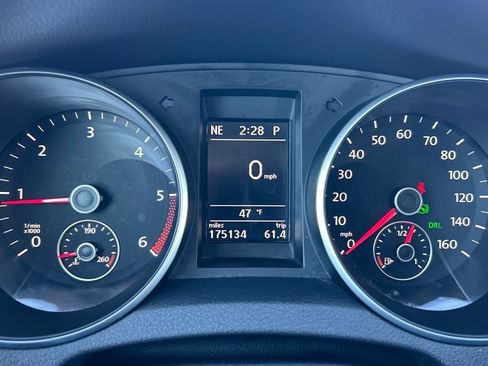 Used 2011 Volkswagen Golf TDI image 11