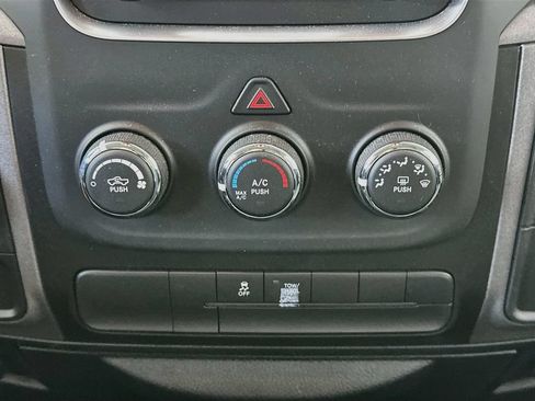 Used 2018 RAM 1500 Express RWD image 18