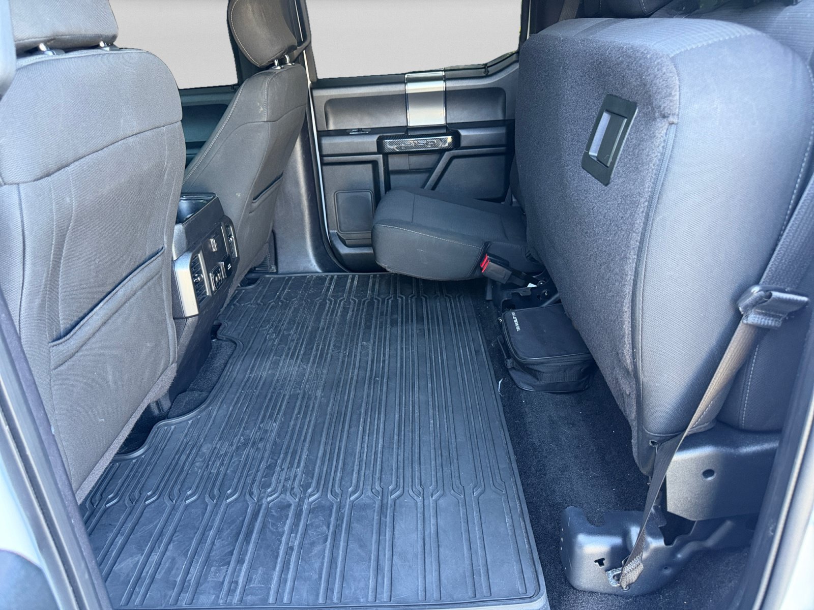 Used 2017 Ford F150 XLT w/ Equipment Group 302A Luxury AWD/4WD image 29
