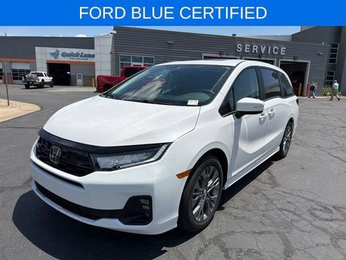 Used 2025 Honda Odyssey Touring image 16