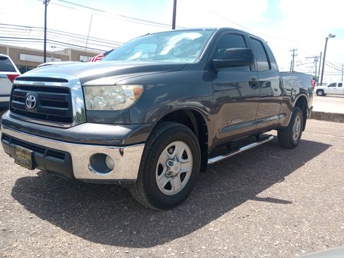 Used 2011 Toyota Tundra 2WD Double Cab w/ SR5 Pkg image 3